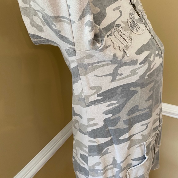 BCBG Long Camo Zipup - Picture 5 of 8